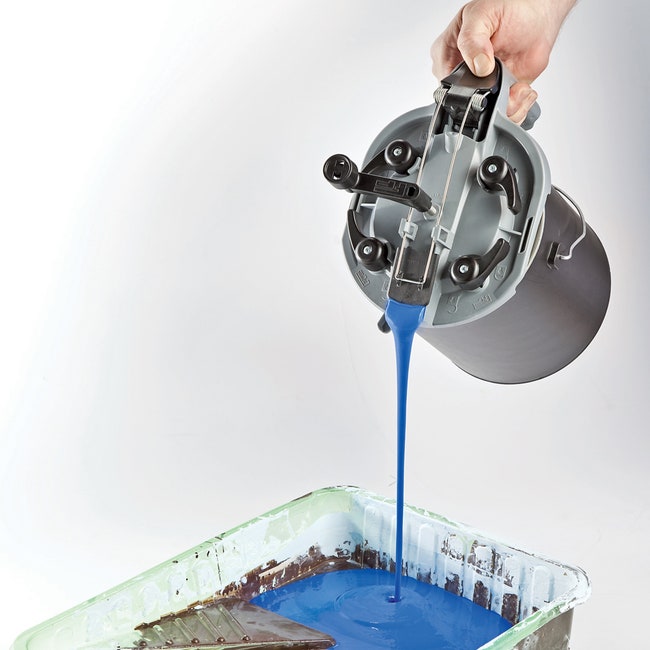 How to keep a paint can clean and make an easy to use pour spout