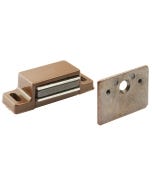 Narrow Profile Magnetic Catch