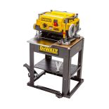 DeWalt DW735x 13'' 2-Speed Planer includes Knives, Table and Stand