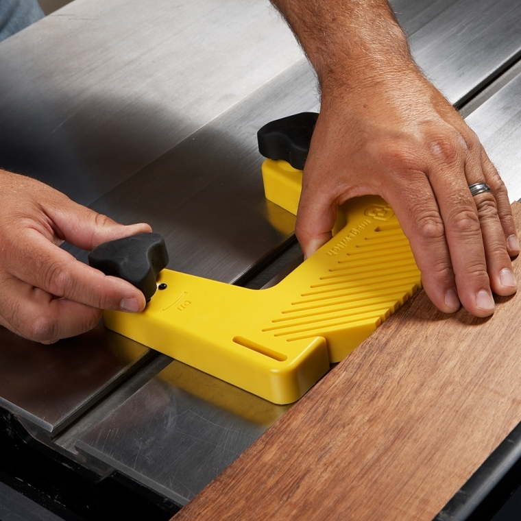 Magswitch Pro Table Featherboard - full pic 