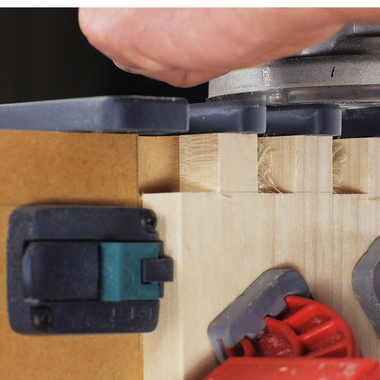 Leigh B975 Box Joint and Beehive Jig - full pic 