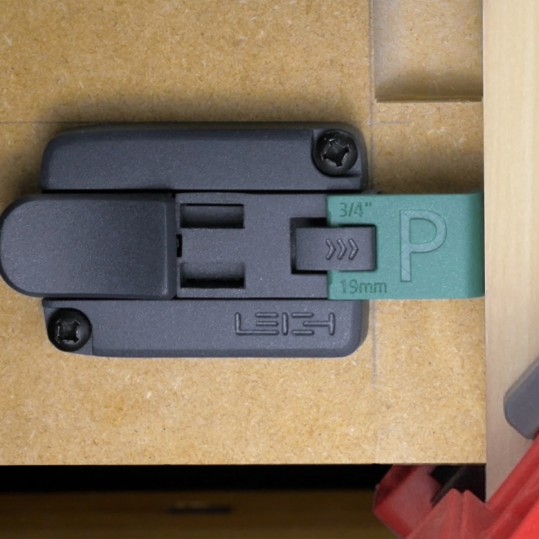 Leigh B975 Box Joint and Beehive Jig - full pic 