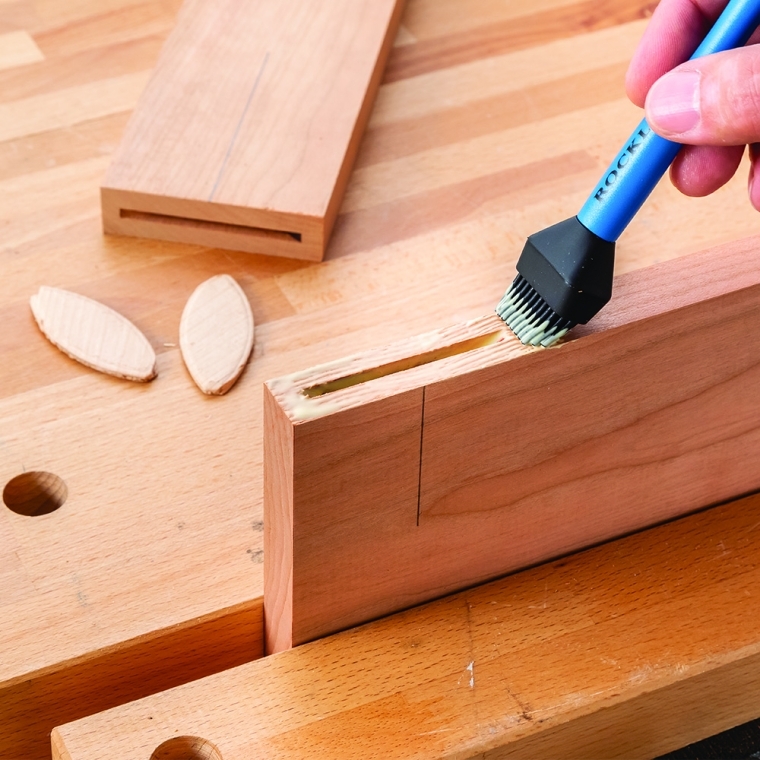 Rockler Silicone Glue Brush for Biscuit Joinery - full pic 