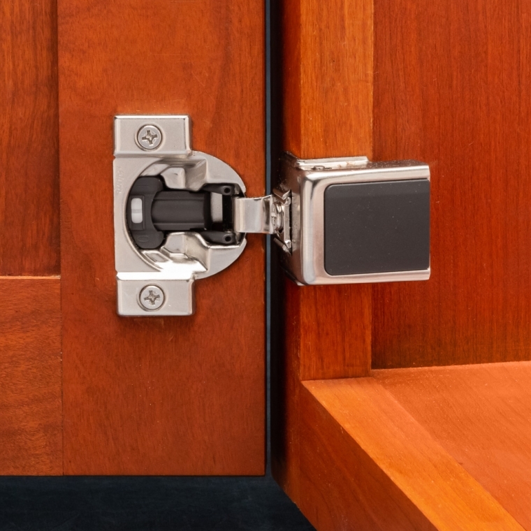 Blum 110&deg; Compact Clip Soft-Close Hinges for Face Frame, Larger Overlays - full pic 