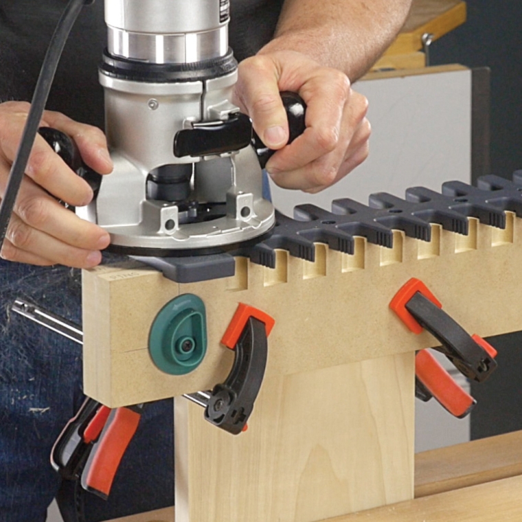 Leigh TD330 Through Dovetail Jig - full pic 