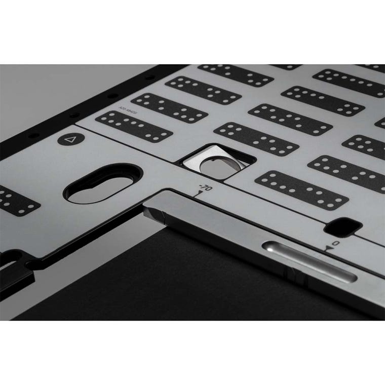 Shaper Origin Handheld CNC Router with Plate and Workstation Packages - full pic 