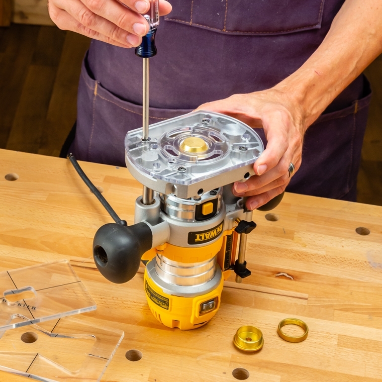 Rockler Router Baseplate Centering Guide - full pic 