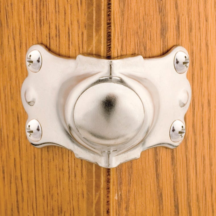 Center Corner Trunk Hardware - full pic 