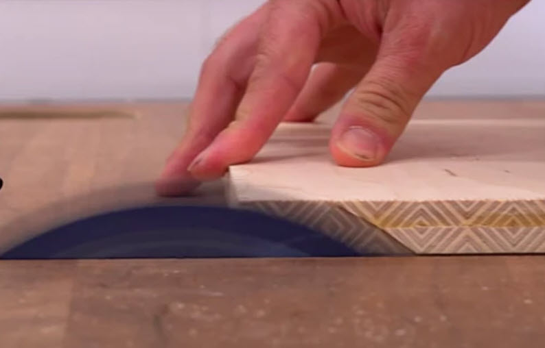 edge grain patterned plywood