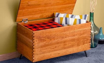 https://www.rockler.com/media/magefan_blog/wooden-blanket-chest.jpg