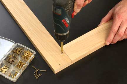 Attaching half lap miter frame with small screws