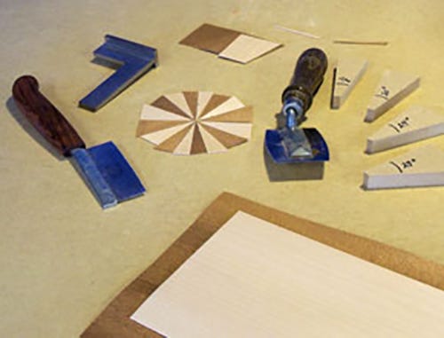 Segmented inlay cut with a veneer saw