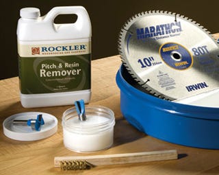 Cleaning a table saw blade with Rockler pitch and resin remover