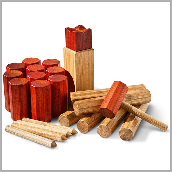 Kubb yard game pieces