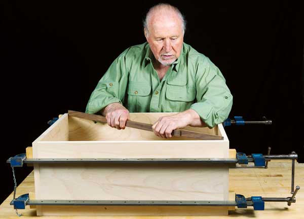 Measuring up the diagonals of a box frame