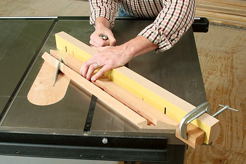 Using a table saw to make miter cuts