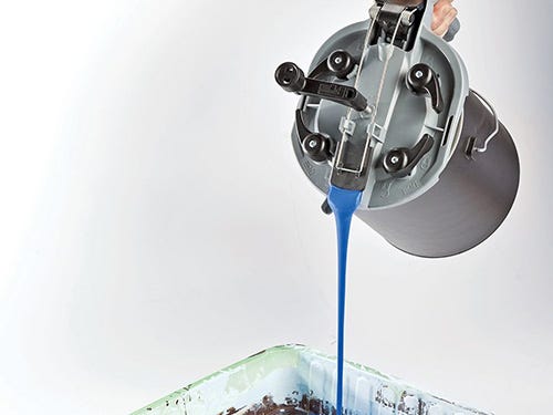 Rockler mixing mate paint lid making a pour from one gallon paint can