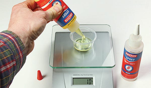 Mixing and measuring epoxy resin and hardner