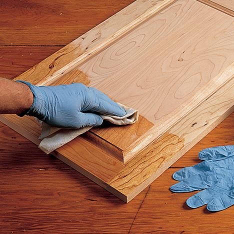 Powder=free nitrile finishing gloves