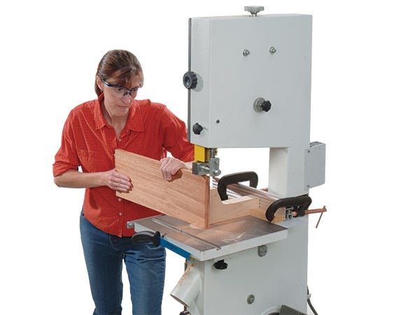 How to Use a Band Saw? Master the Art of Precision Cutting