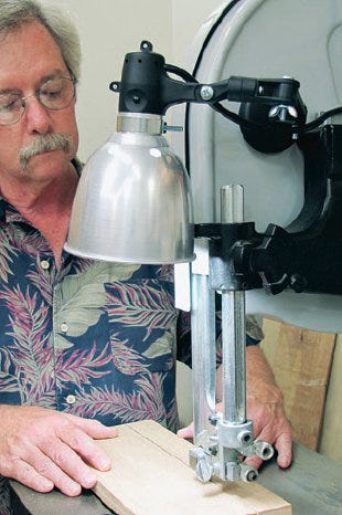 Using a magnetic light on the bandsaw
