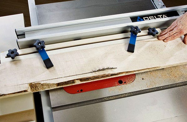cutting straight edge on a table saw