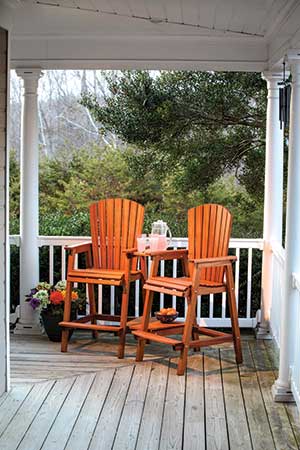 Chaises adirondack hauteur bar fabriquées avec des bois d'extérieur