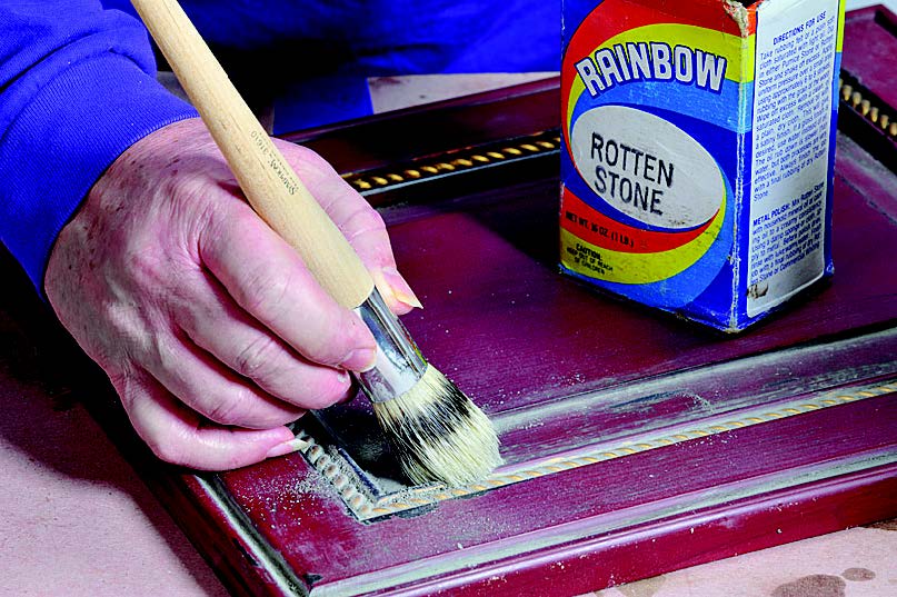 Using rottenstone to age chalk paint